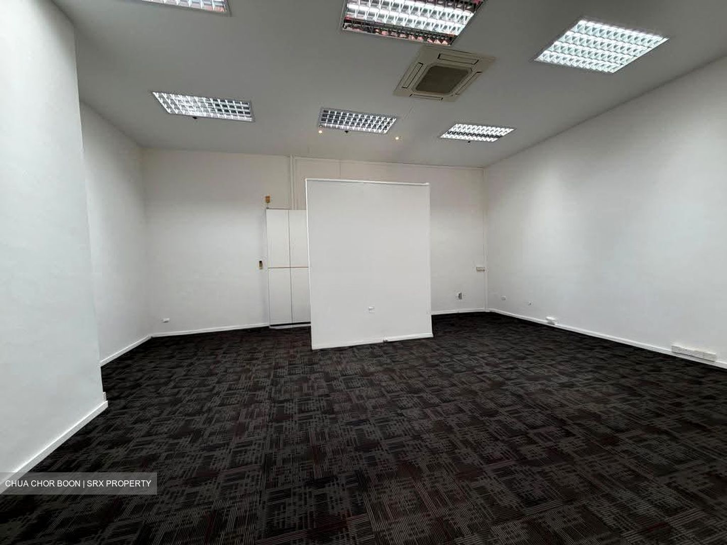International Plaza (D2), Office #638997291